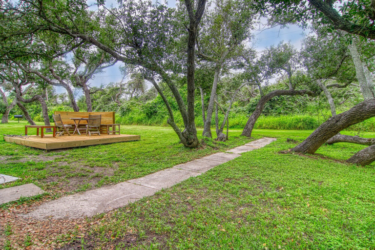 Property grounds 5, Simons Town 6031rpc 3 Bedroom Home by RedAwning, Aransas