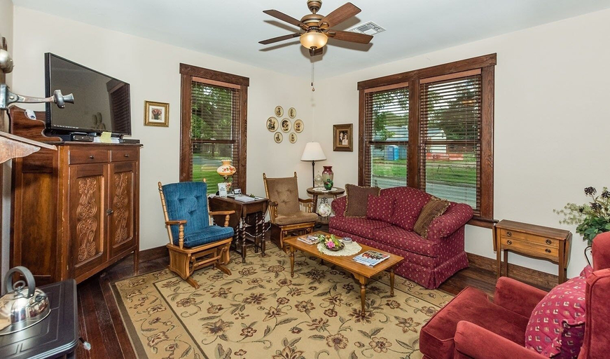 Interior, Mistletoe House 2 Bedroom Home by Redawning, Gillespie