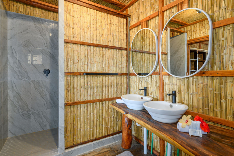 Bathroom 4, Ocean Pearl Beach Lodge, Vilanculos