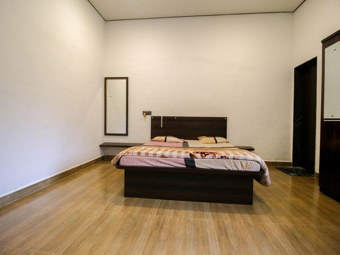 Bedroom, Ekant tourist resort, Pune
