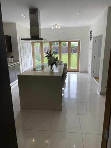 Others 5, Beautiful 5-bed House in Walsall, Walsall
