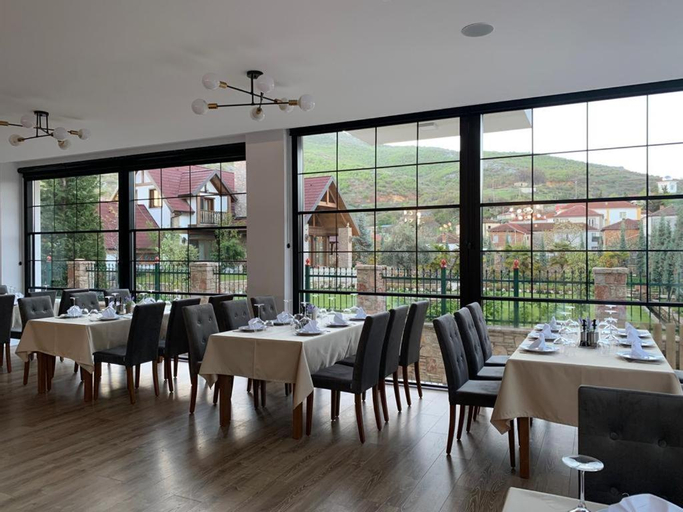 Food & Drinks 5, Grand Hotel Pogradec, Pogradecit