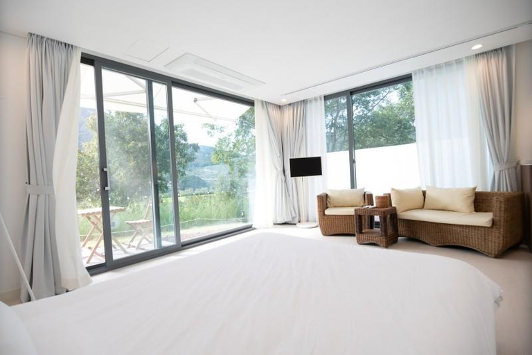 Bedroom 2, Cheongdo Awesome Day Pool Villa, Cheongdo
