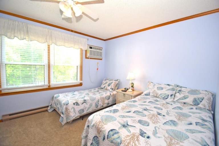 Room 3, Nanticoke Square 207b 2 Bedroom Townhouse by RedAwning, Worcester