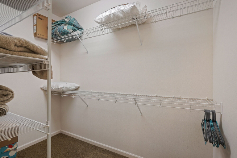 Others 5, Sunny Days 30 Day Minimum 4 Bedroom Home by RedAwning, Deschutes