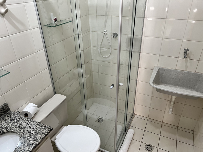 Bathroom 4, Multiparque Hplus Long Stay, Brasília