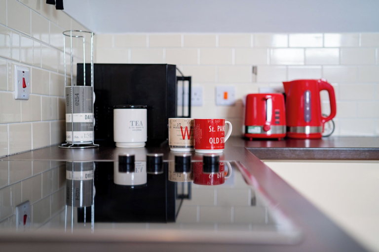 Others 3, Limavady Cherry Tree Apartment, Sleeps 2 & Parking, Causeway Coast and Glens
