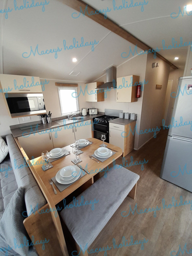 Others 3, Pet Friendly Caravan in Walton on the Naze, Essex