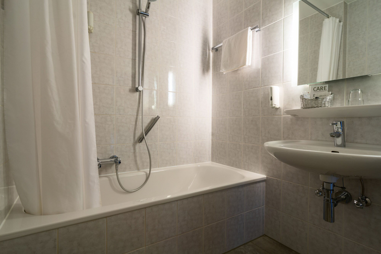 Bathroom 5, Hotel Engbert, Warendorf