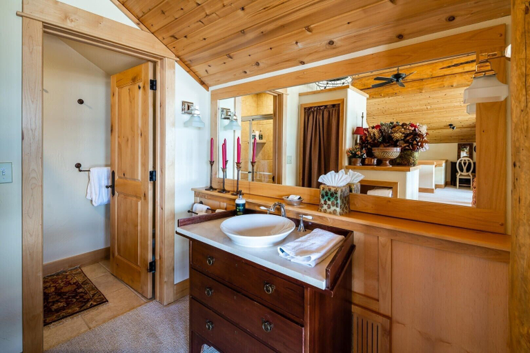 Bathroom 3, Penthouse 4 3 Bedroom Lodge by Moonlight Basin Lodging, Madison