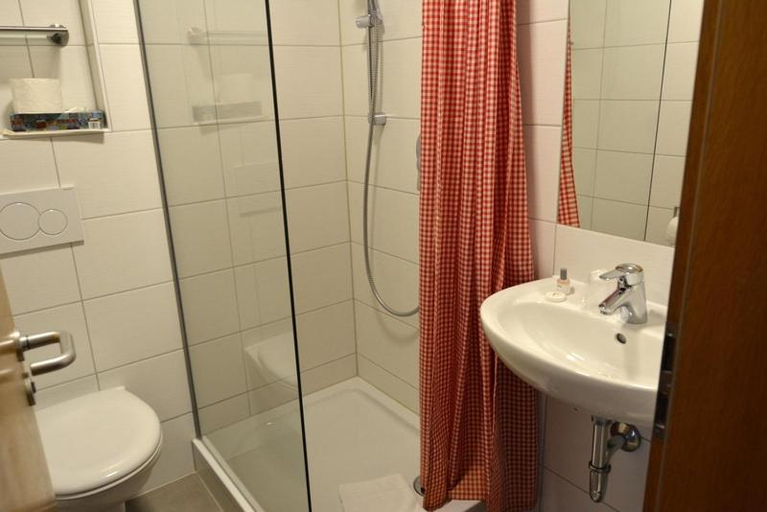 Bathroom 2, Hotel Gasthof Vogelsang, Main-Spessart