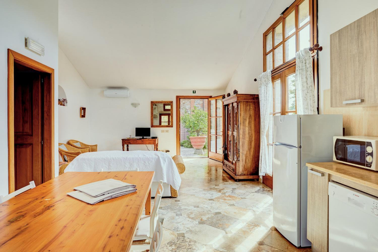 Bedroom, Villa Buoninsegna, Siena