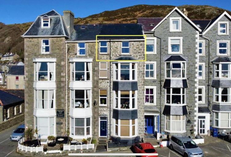 Exterior & Views 2, Remarkable 1-bed Seaview Beach Apartment Barmouth, Gwynedd