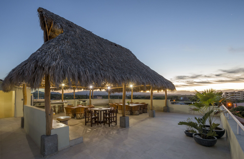 Food & Drinks 5, PUNTO MITA ECO SURF SUITES, Compostela