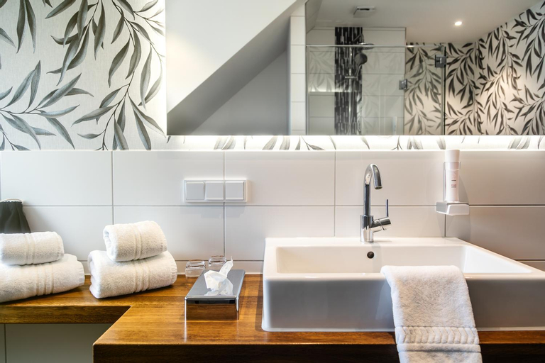 Bathroom 4