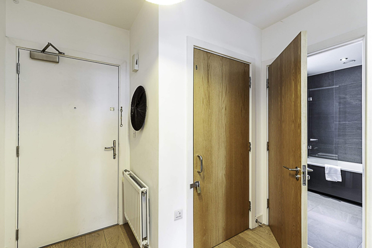 Bathroom 3, Beautiful One Bed Apartment in East Putney, London