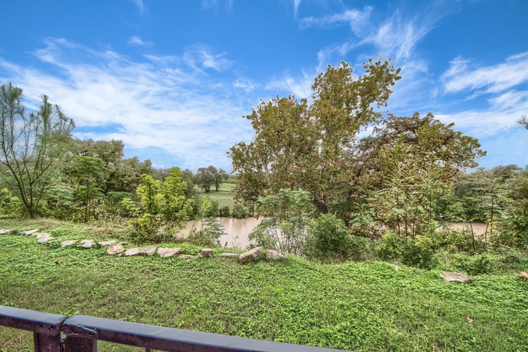 Property grounds 5, Riverside Condo Ss 4b 1 Bedroom Condo by RedAwning, Comal