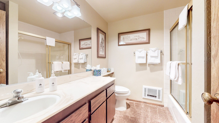 Bathroom 4, Villa De Los Pinos #40 2 Bedroom Condo by RedAwning, Mono