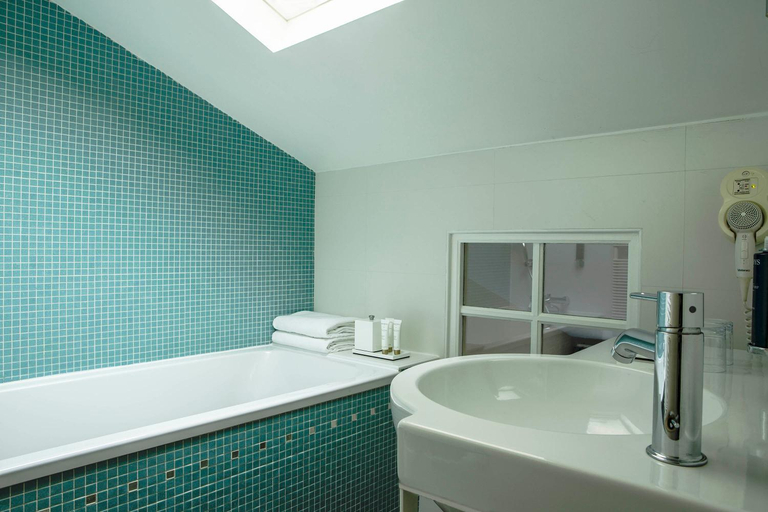Bathroom 4, Hotel de la Place du Louvre, Paris