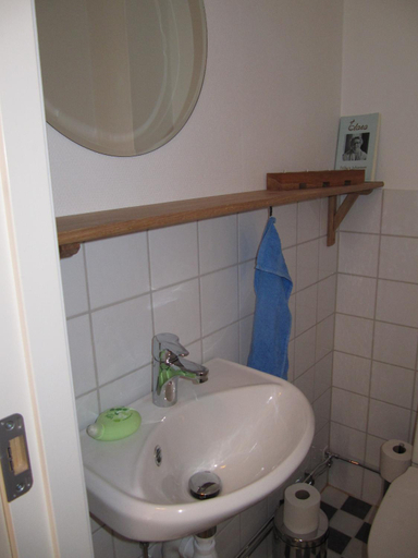 Bathroom, Stor lagenhet i Elofstorps Missionshus, Kristinehamn