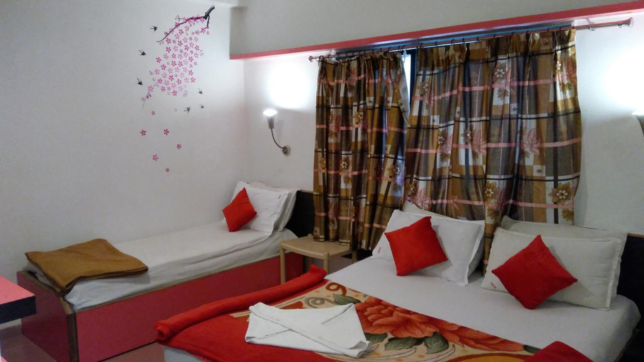 Others 5, Hotel Rahi, Satara