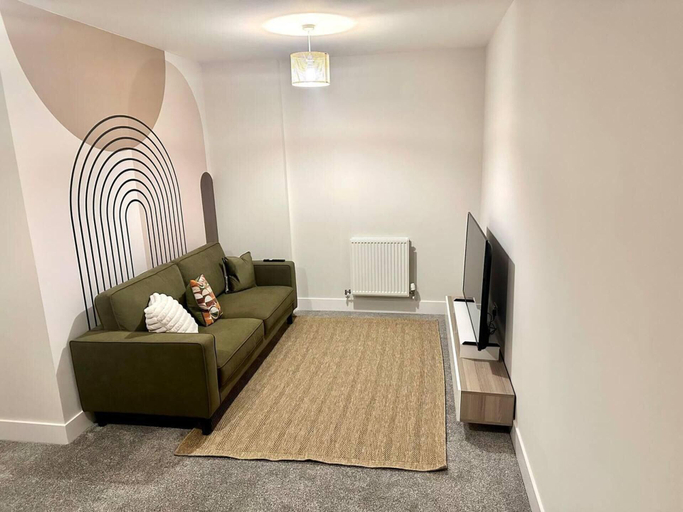 Others 4, 2 Bed Flat - Sleeps 4 - Balcony - Smoking, London