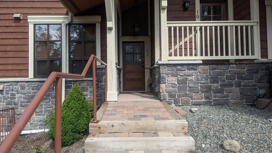 Exterior & Views 2, Stones Throw #11 By Bear Country, Thompson-Nicola