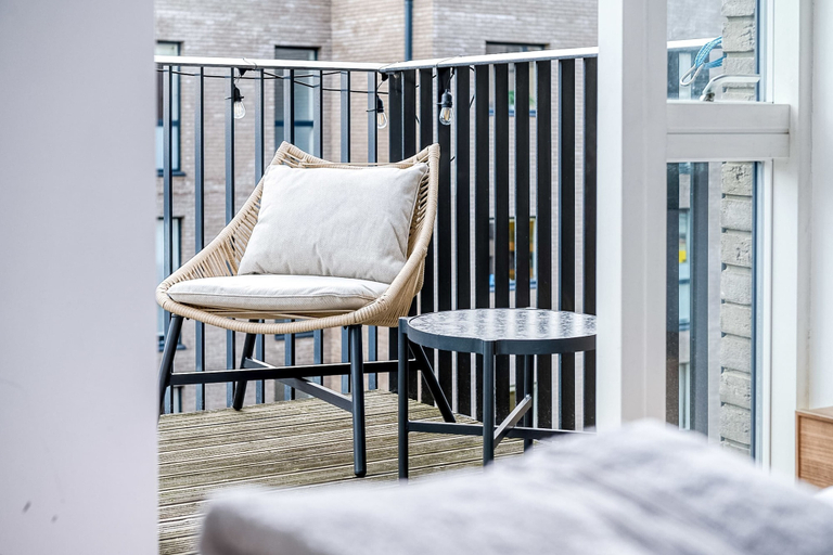 Others 4, Modern Bermondsey Apartment, London