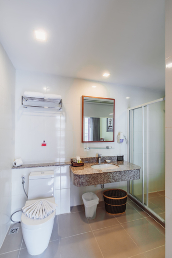 Bathroom 9