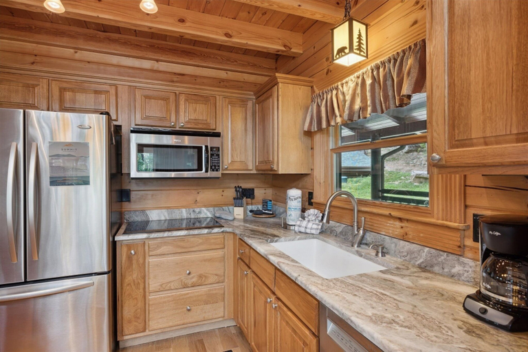 Others 4, Wolf Den 4 Bedroom Cabin by RedAwning, Sevier