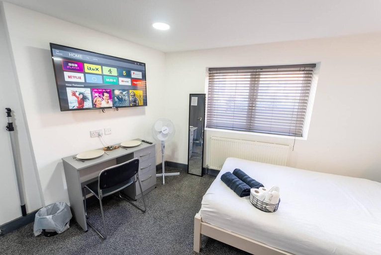 Bedroom 2, Captivating 1-bed Studio in Birmingham, Birmingham
