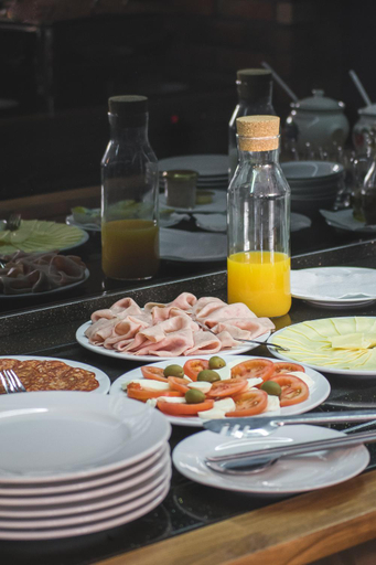 Food & Drinks