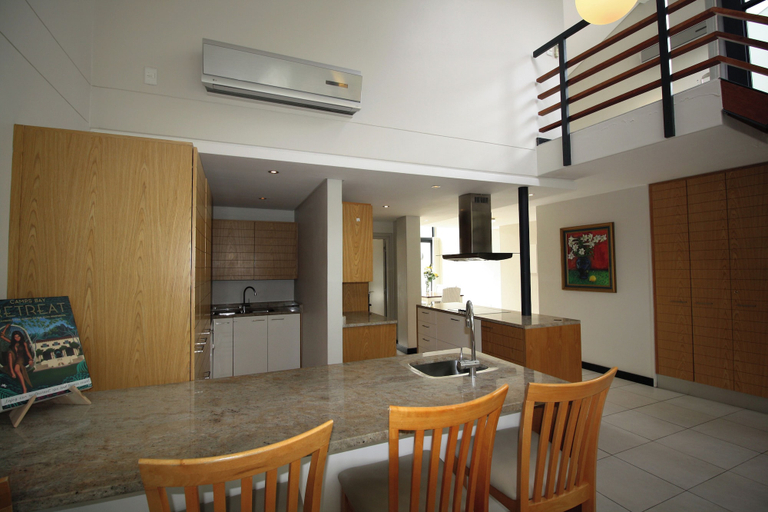 Others 4, Three Bedroom Apartment in Camps Bay, City of Cape Town