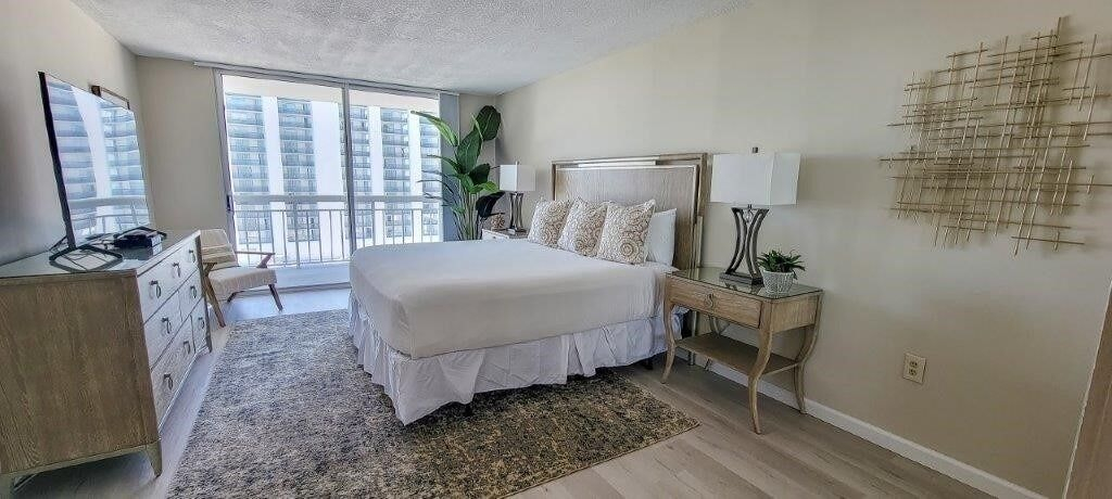 Room 2, Stunning ocean view remodeled 2 bedroom 2 bath condo, 908 South Hampton 2 Condo, Horry