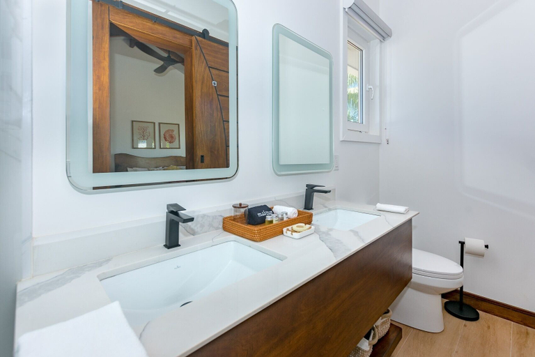 Bathroom 4, Casa Coral And Casa Palmera 4 Bedroom Home by RedAwning, Roatán