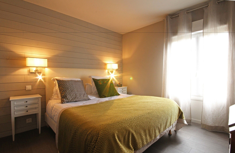 Bedroom 2, Hotel Le Faisan Dore, Orne