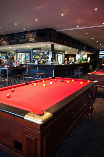 Others 5, Vale Hotel Aitkenvale, Aitkenvale