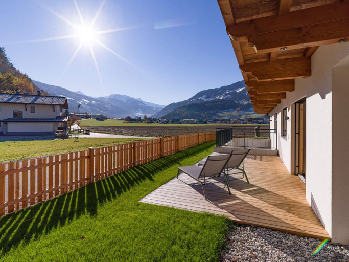 Others 4, Baderer Apart, Schwaz