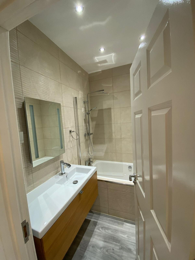 Bathroom, Remarkable 2-bed Penthouse in Wolverhampton, Wolverhampton