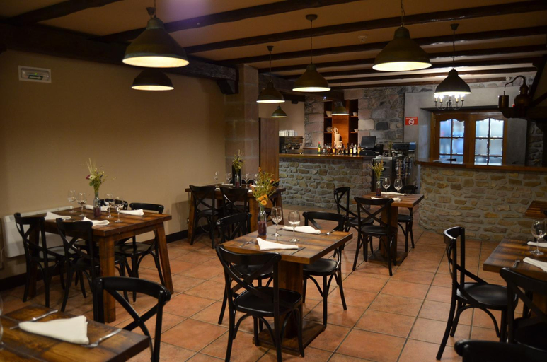 Others 5, Hostal Ameztia, Navarra