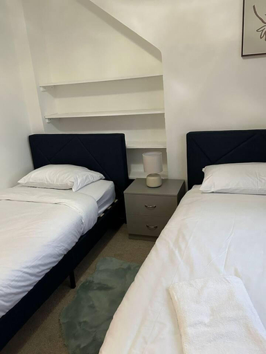 Room 5, Beautiful 4-bed House in Billericay, Essex
