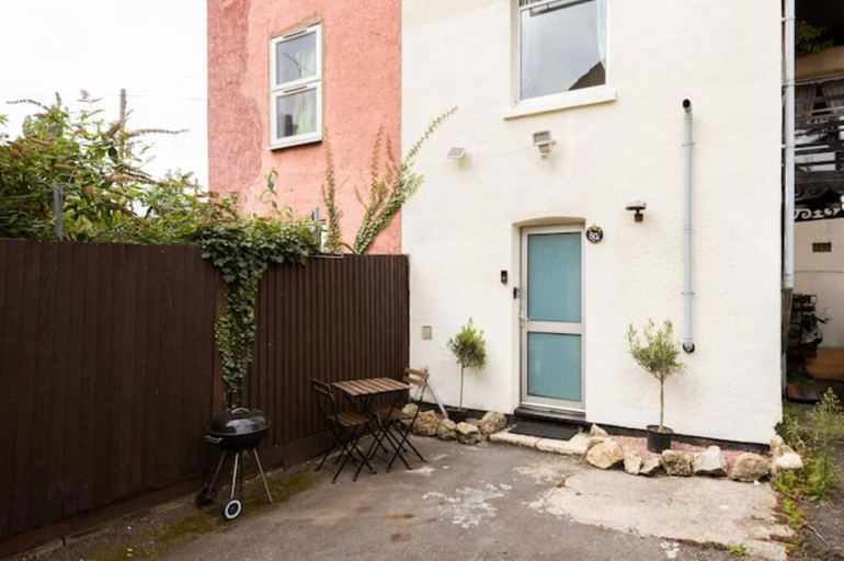 Others 5, Stunning 2-bed Apartment in Dartford, Kent