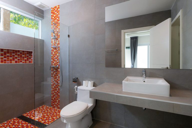 Bathroom 4