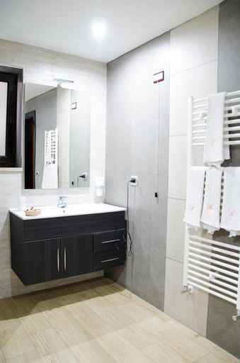 Bathroom 5, Grand hotel irpinia & Family SPA, Avellino