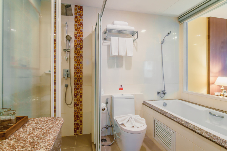 Bathroom 13