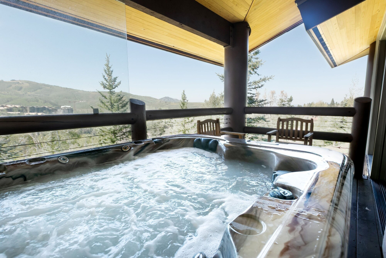 Sport & Beauty 5, Luxury King Room Hotel Room by RedAwning, Summit