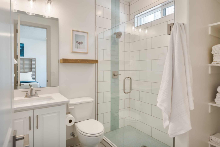 Bathroom 4, The Piers at Desert Color Combo #43 and #47 by RedAwning, Washington