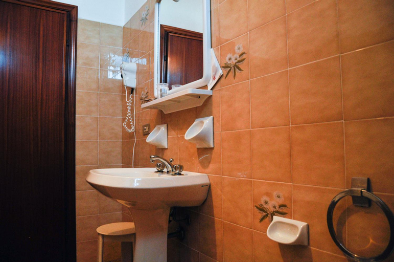 Bathroom 9