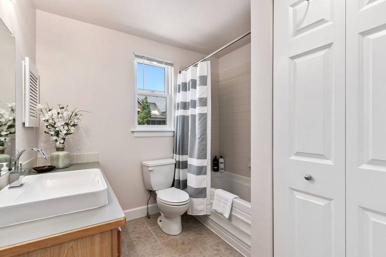 Bathroom 4, Quiet Urban Escape - Backs to Poudre River Trail, Larimer