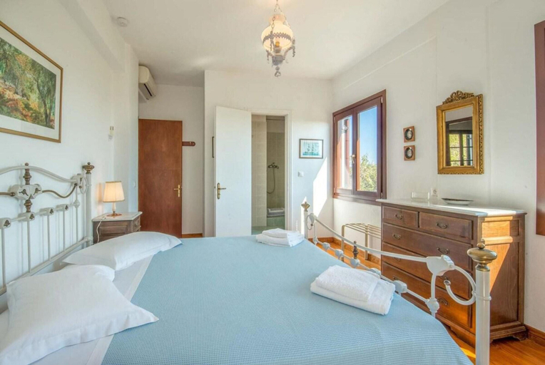 Room 4, Villa Alkyon in Paxi, Ionian Islands